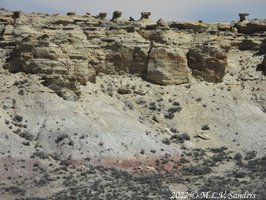 A heavily zoomed in view of the ridge in the previous photo