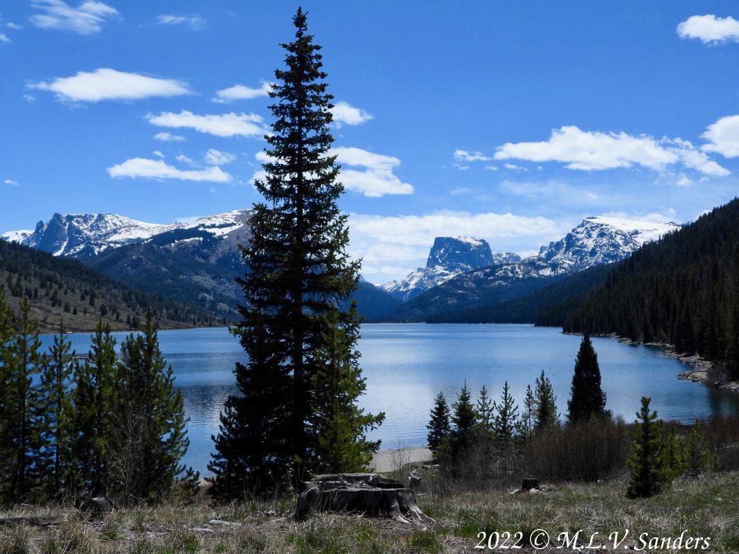 Lower Green River Lake with Square Top is in the center right.